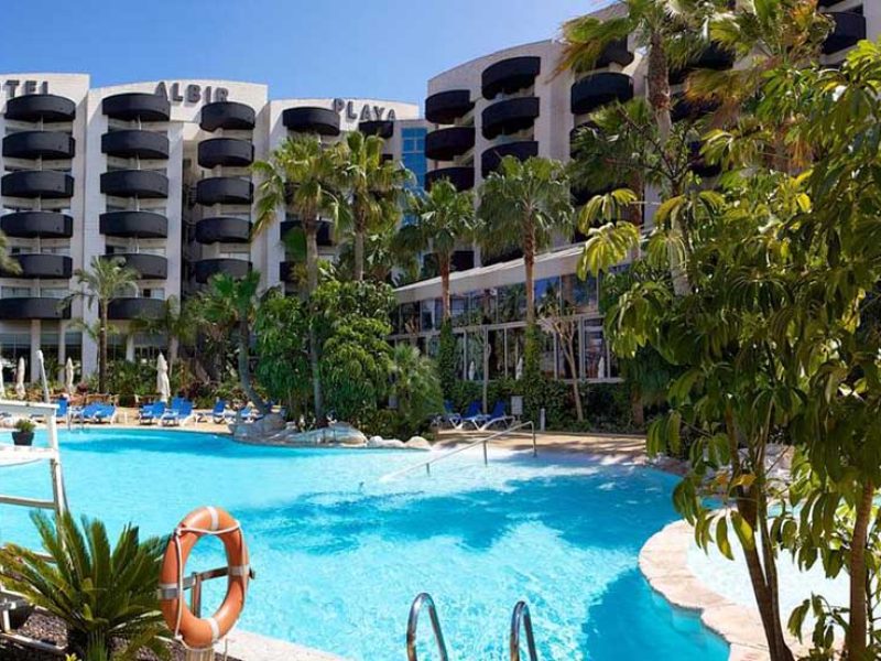 Escapada Fin de Año «Hotel Albir Playa & Spa 4*» con Gala servida y Bus a Alfaz del Pi, Alicante